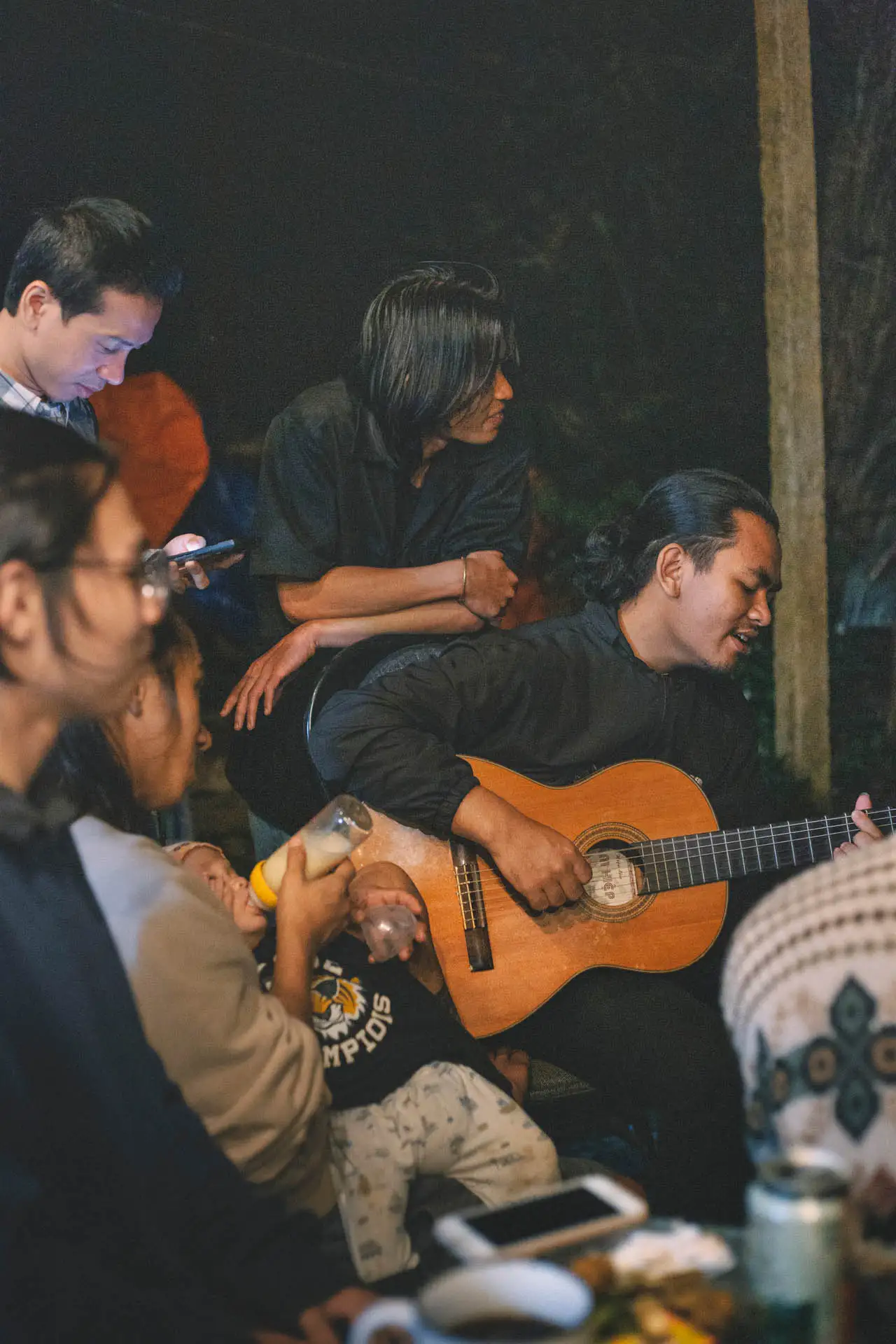 Học cách hỏi và nhớ tên người khác